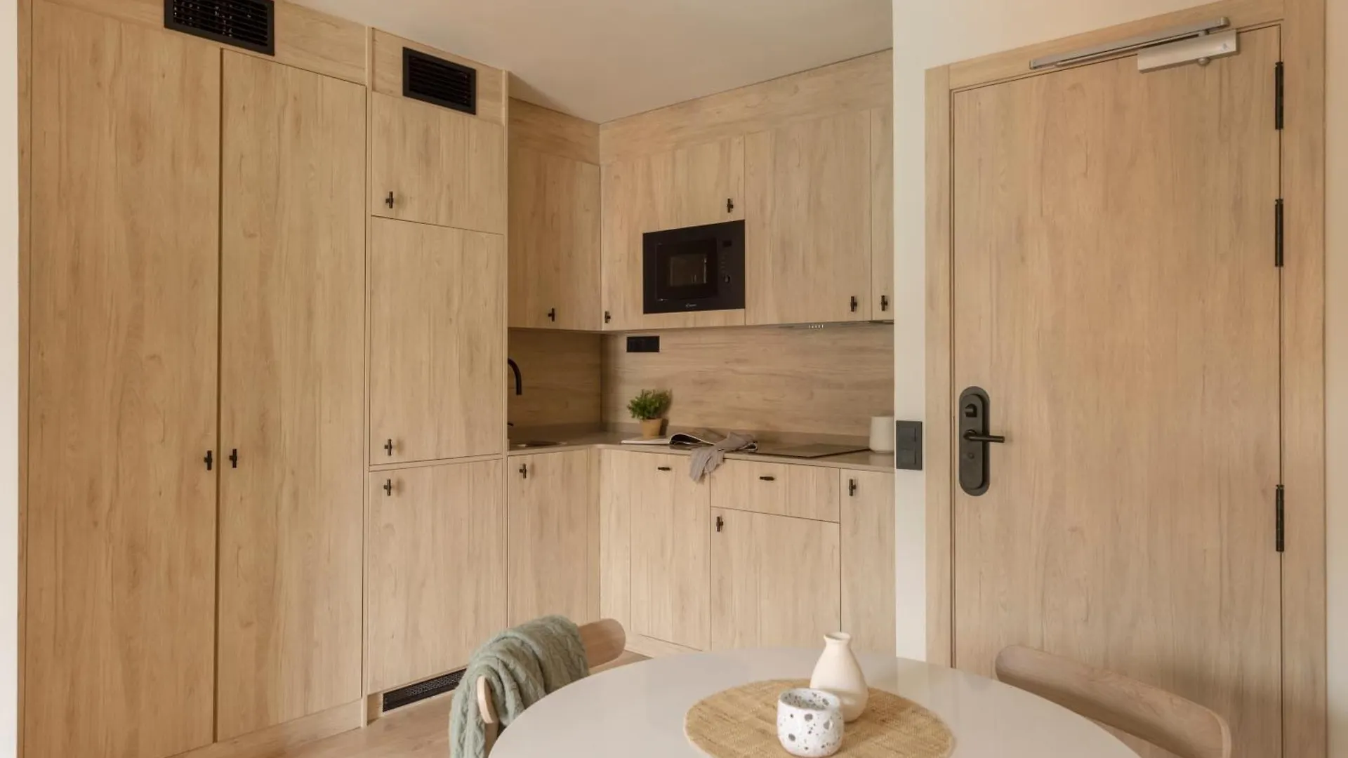 Libere Barcelona Sant Antoni Aparthotel