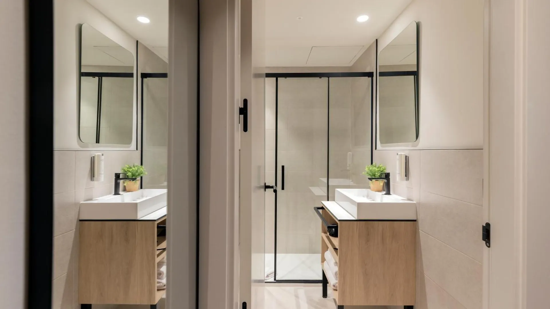 Libere Barcelona Sant Antoni Aparthotel