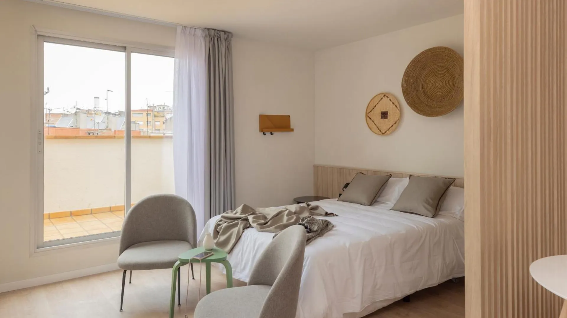 Libere Barcelona Sant Antoni Aparthotel