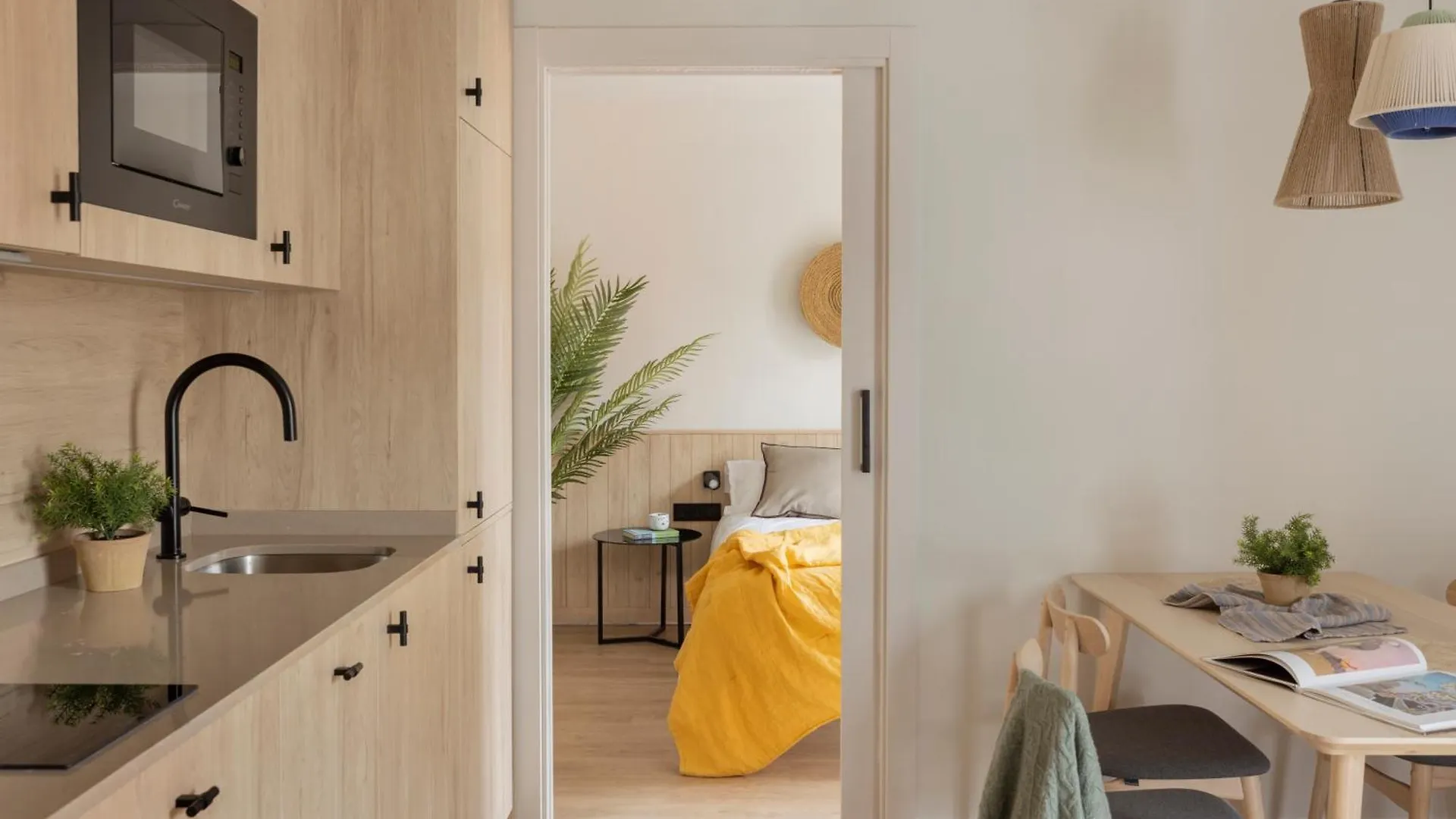 Libere Barcelona Sant Antoni Aparthotel