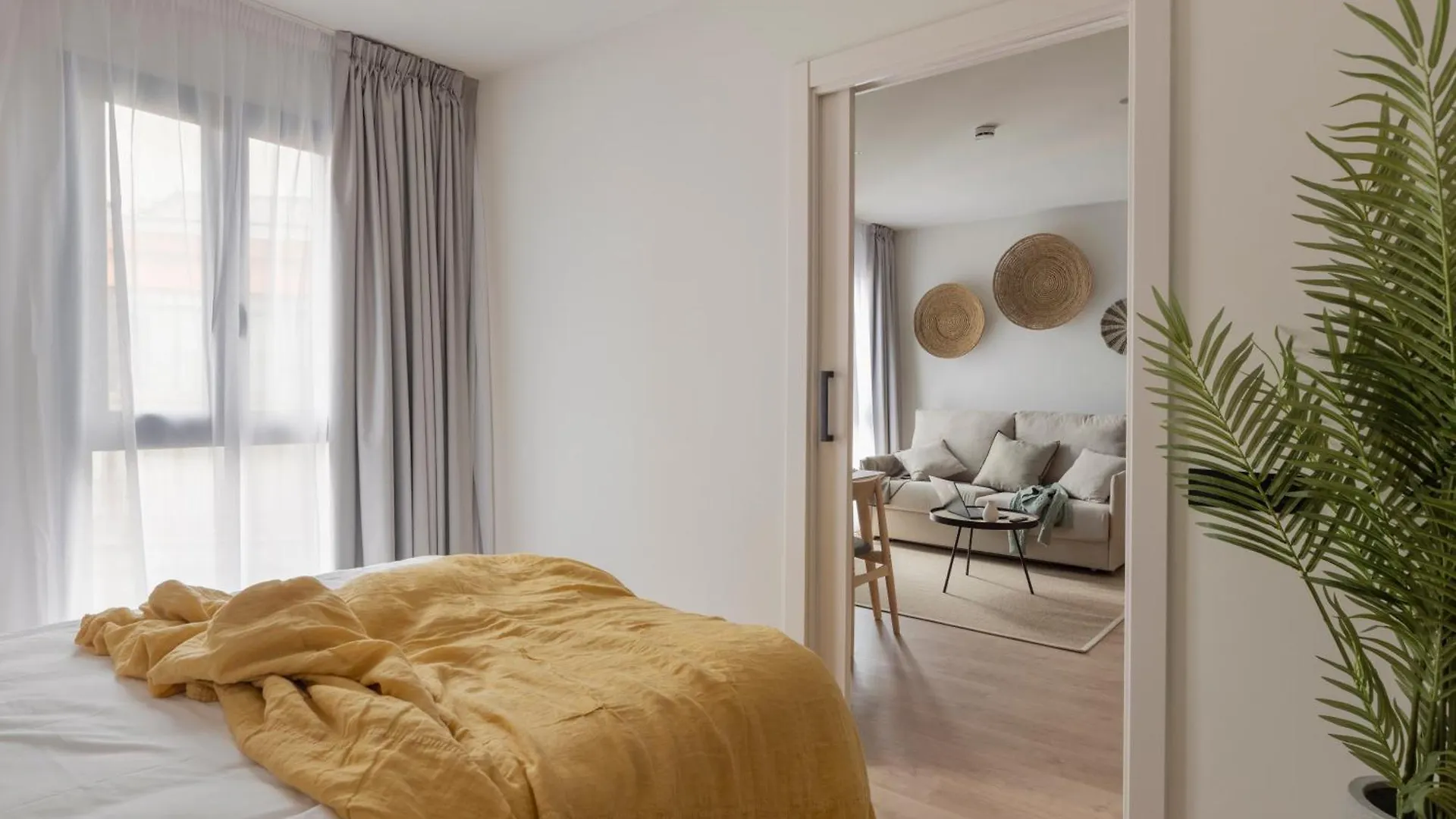 Libere Barcelona Sant Antoni Aparthotel