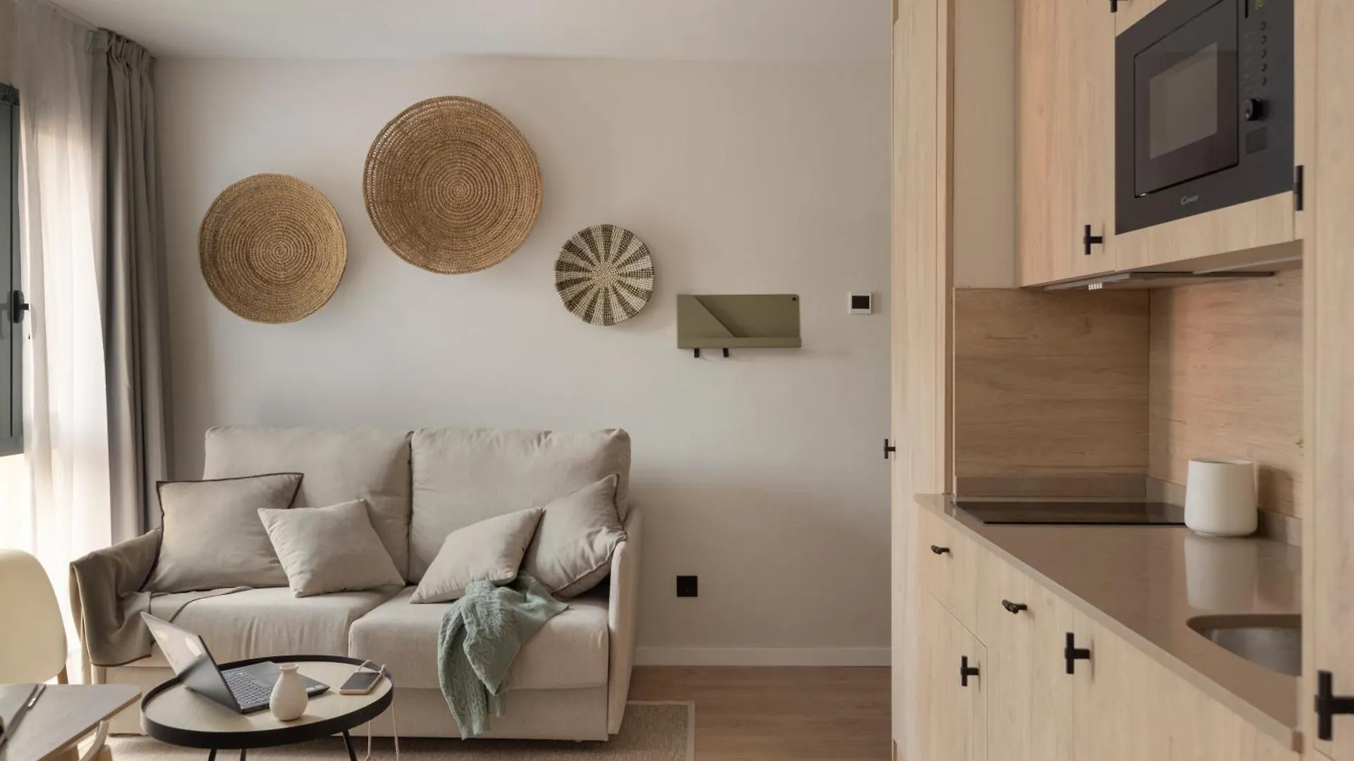 Libere Barcelona Sant Antoni Aparthotel