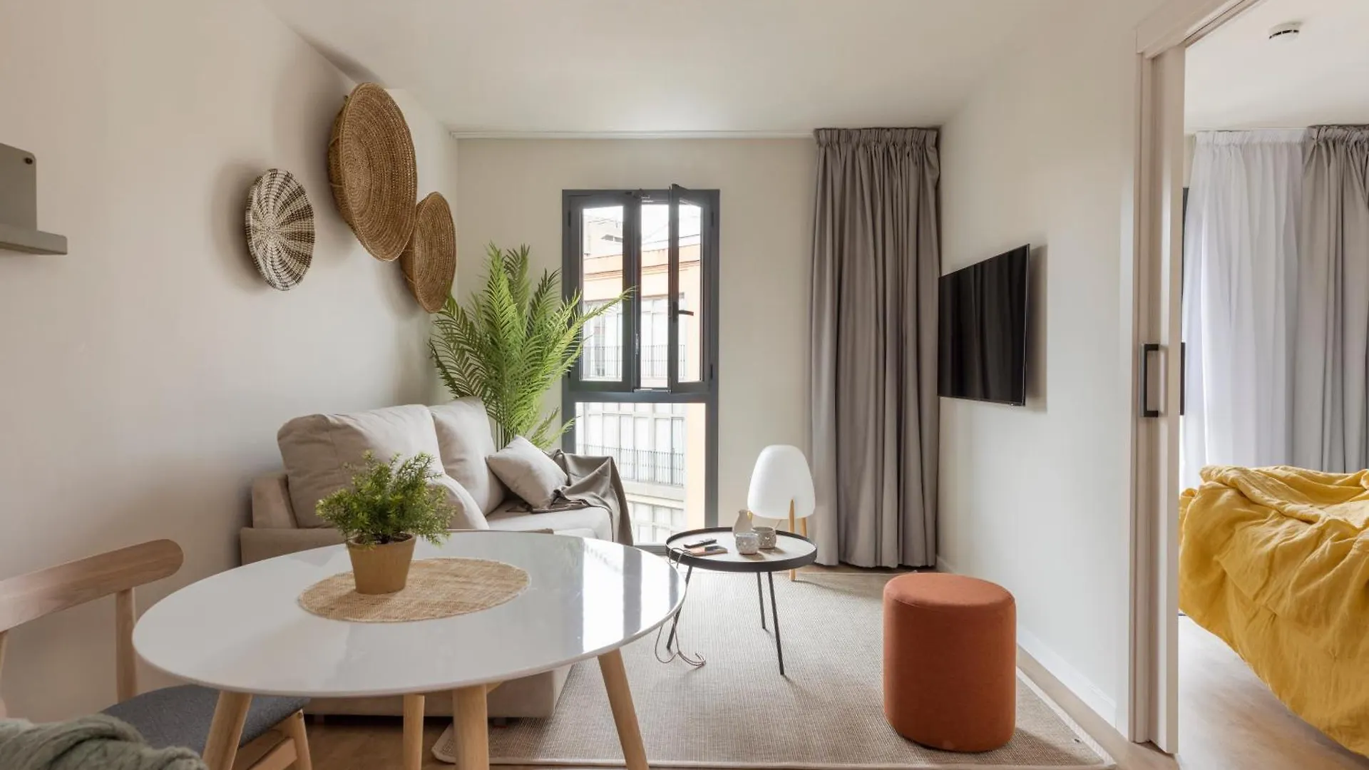 Libere Barcelona Sant Antoni Aparthotel
