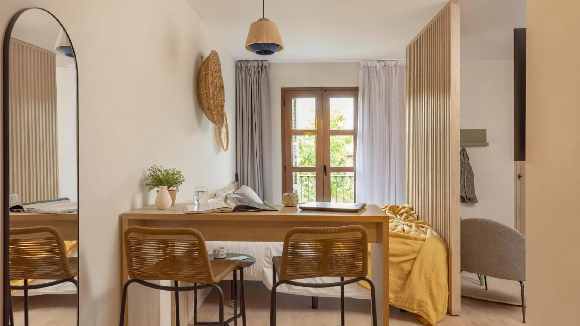 Libere Barcelona Sant Antoni Aparthotel