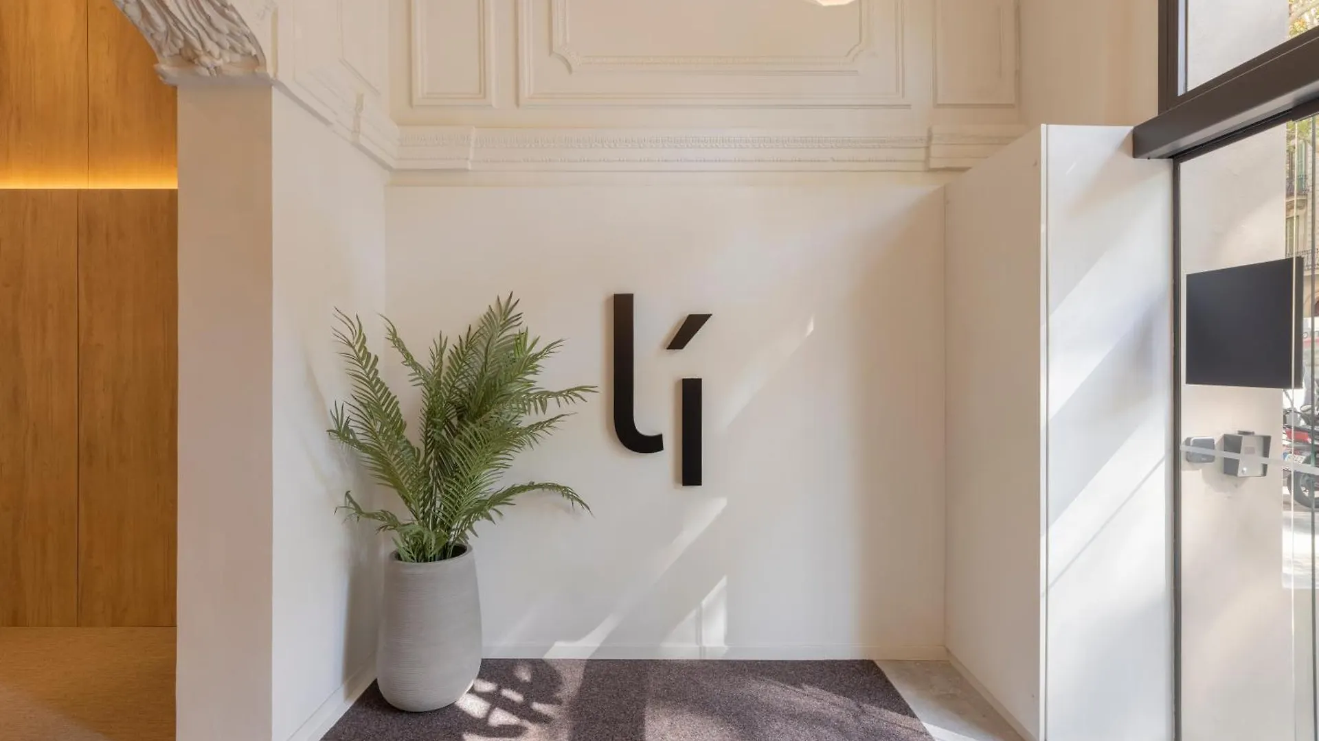 Libere Barcelona Sant Antoni Aparthotel 3*,  Spain
